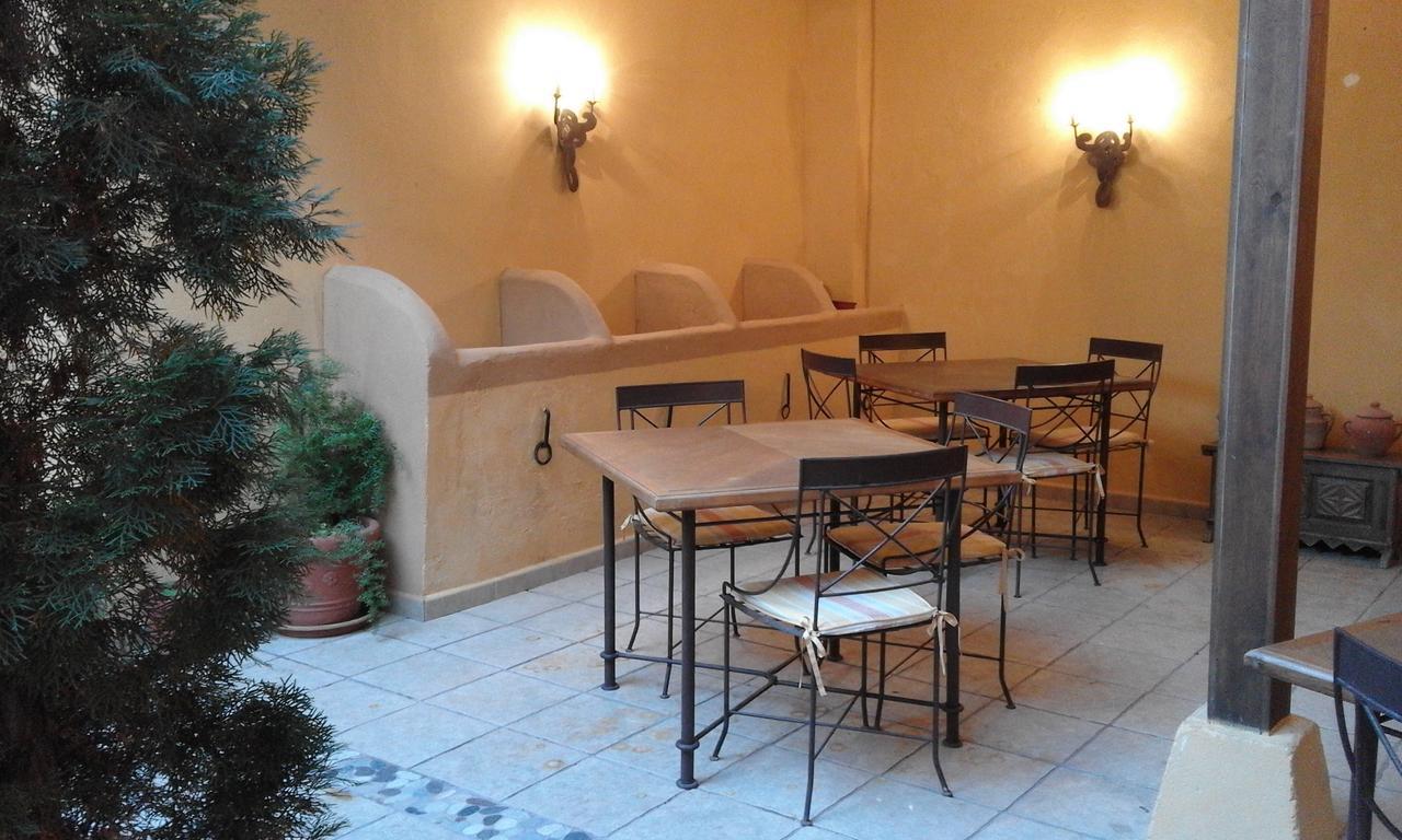 Hostal Rural Cumbres De Castilla Mandayona Exterior photo