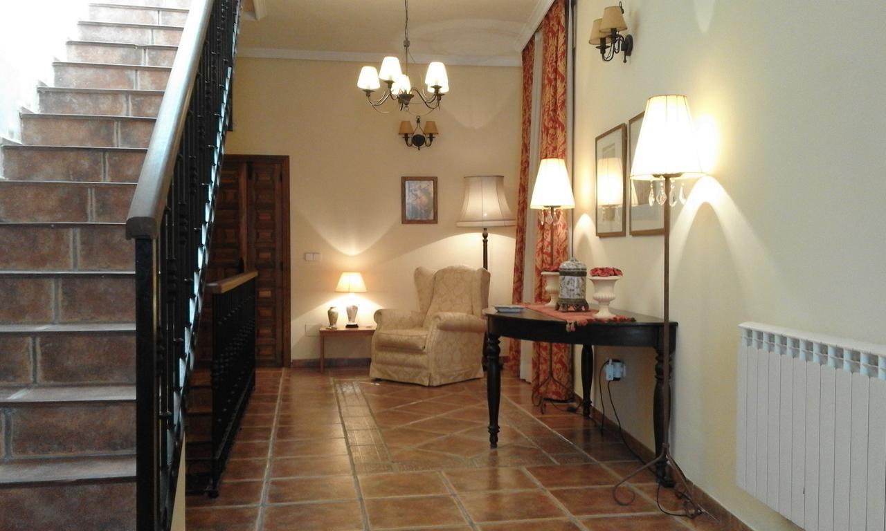 Hostal Rural Cumbres De Castilla Mandayona Exterior photo