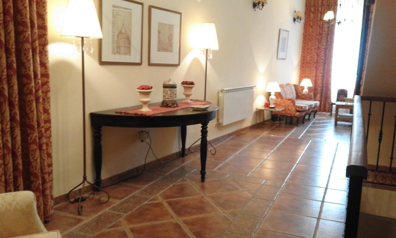 Hostal Rural Cumbres De Castilla Mandayona Exterior photo