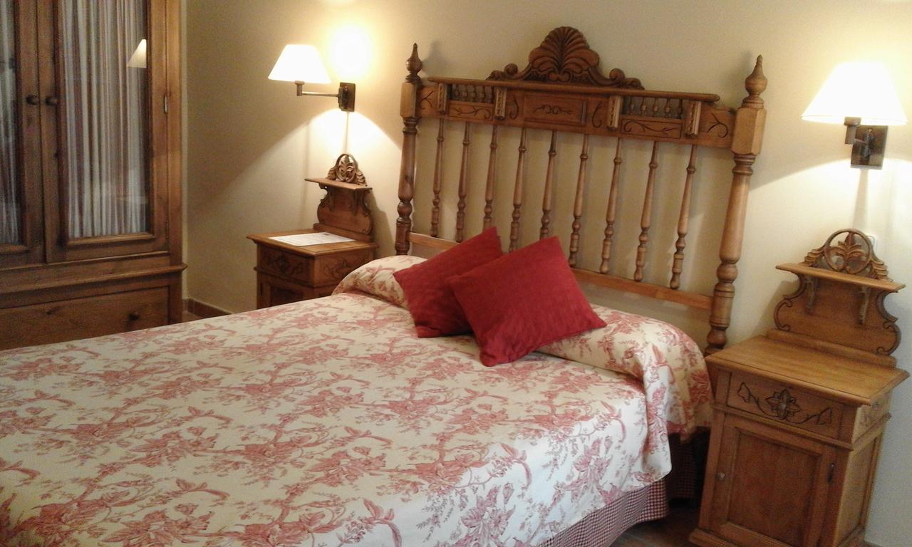 Hostal Rural Cumbres De Castilla Mandayona Exterior photo