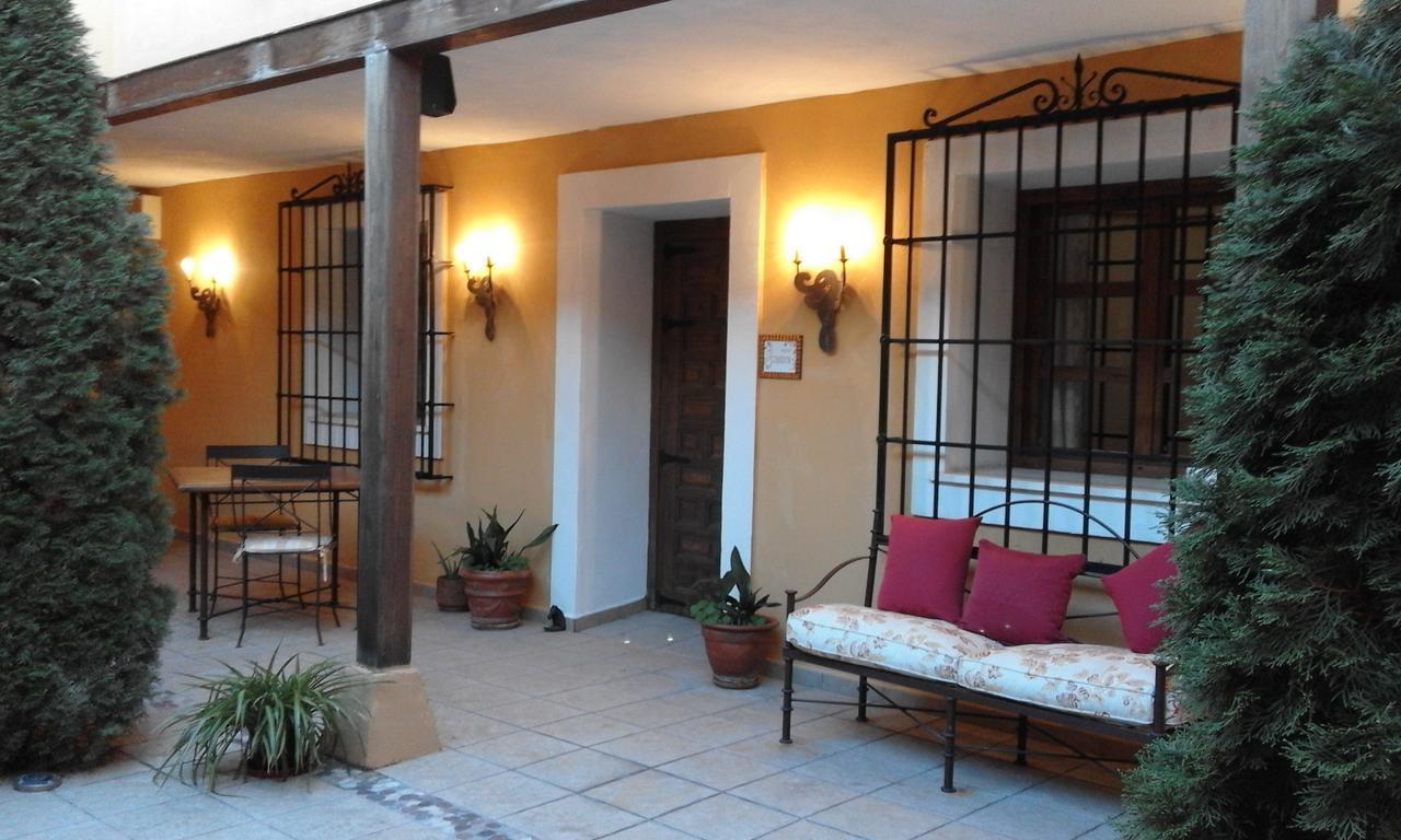 Hostal Rural Cumbres De Castilla Mandayona Exterior photo