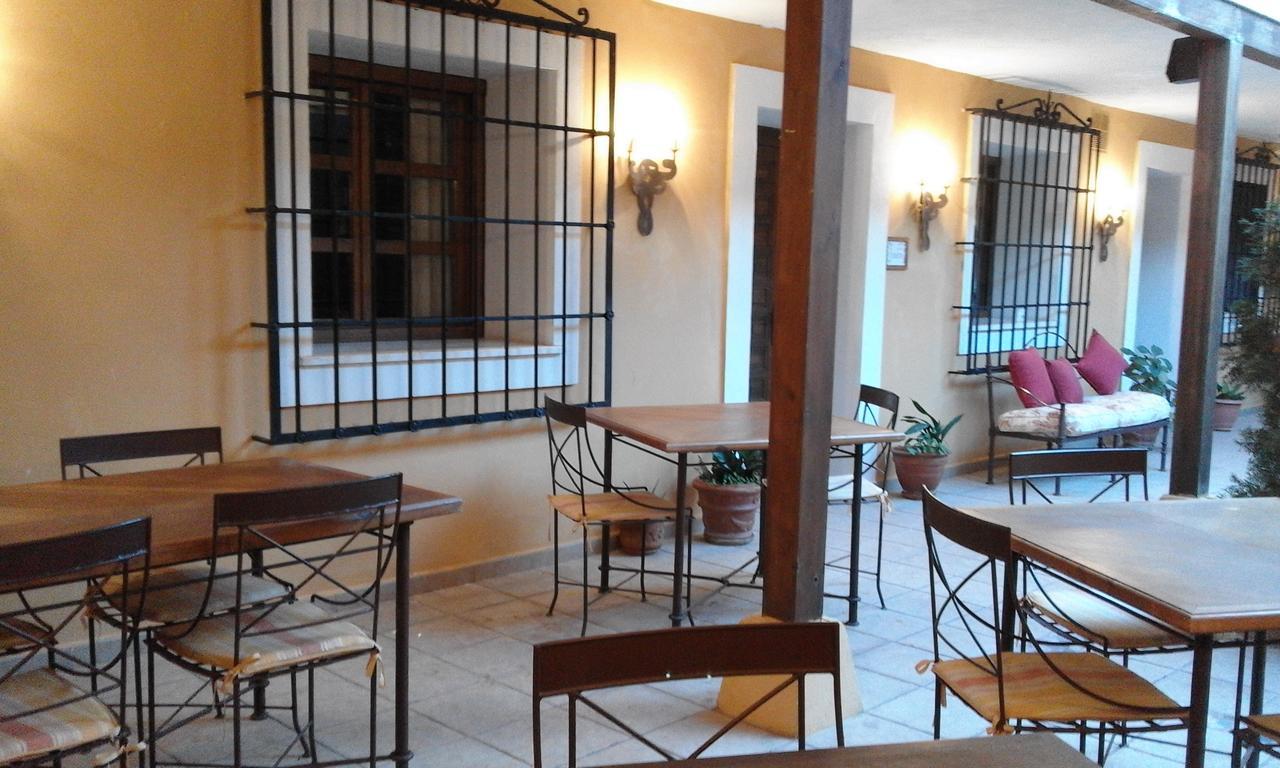 Hostal Rural Cumbres De Castilla Mandayona Exterior photo