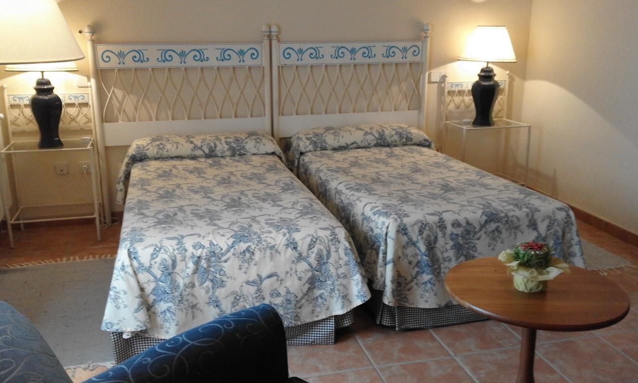 Hostal Rural Cumbres De Castilla Mandayona Exterior photo