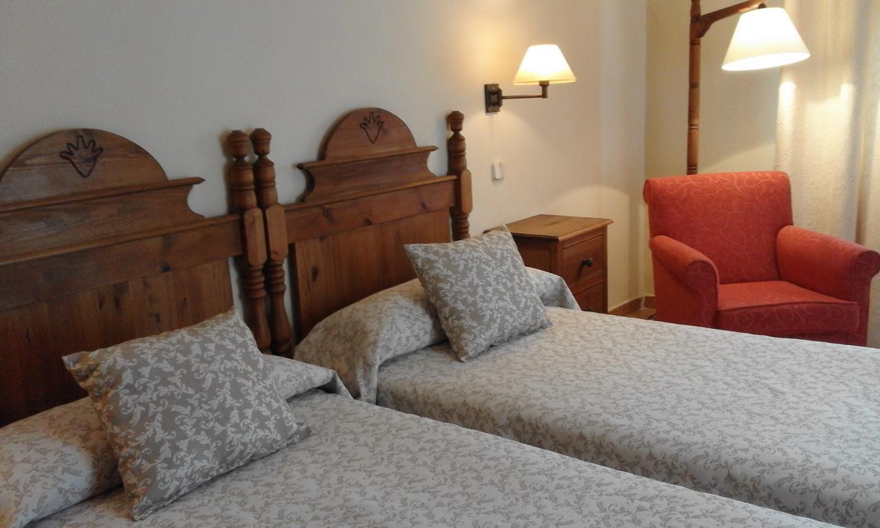 Hostal Rural Cumbres De Castilla Mandayona Exterior photo