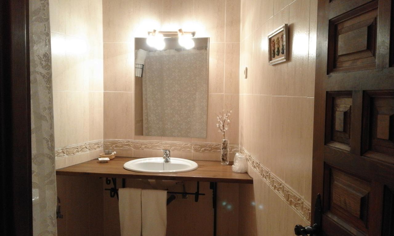 Hostal Rural Cumbres De Castilla Mandayona Exterior photo