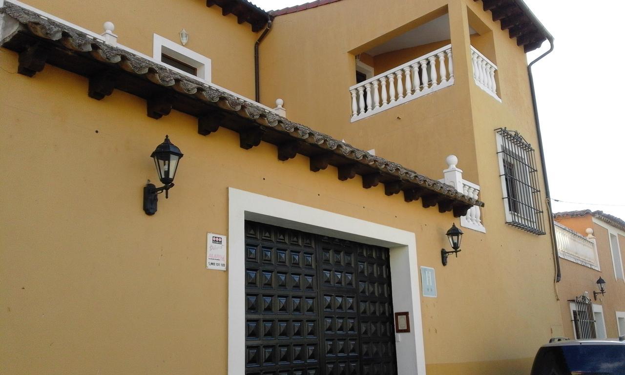 Hostal Rural Cumbres De Castilla Mandayona Exterior photo