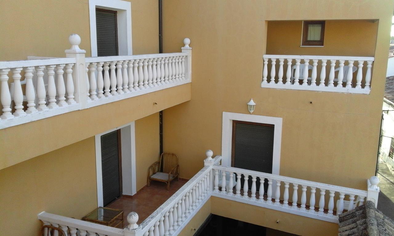 Hostal Rural Cumbres De Castilla Mandayona Exterior photo