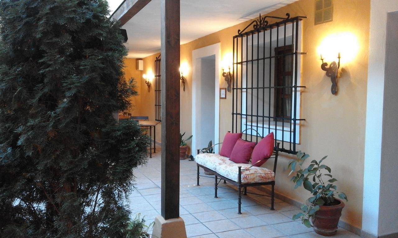 Hostal Rural Cumbres De Castilla Mandayona Exterior photo