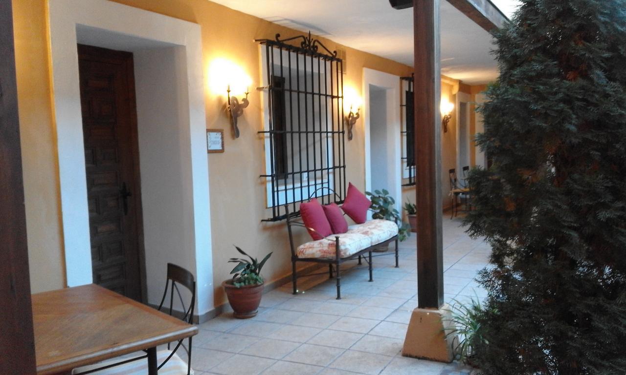 Hostal Rural Cumbres De Castilla Mandayona Exterior photo