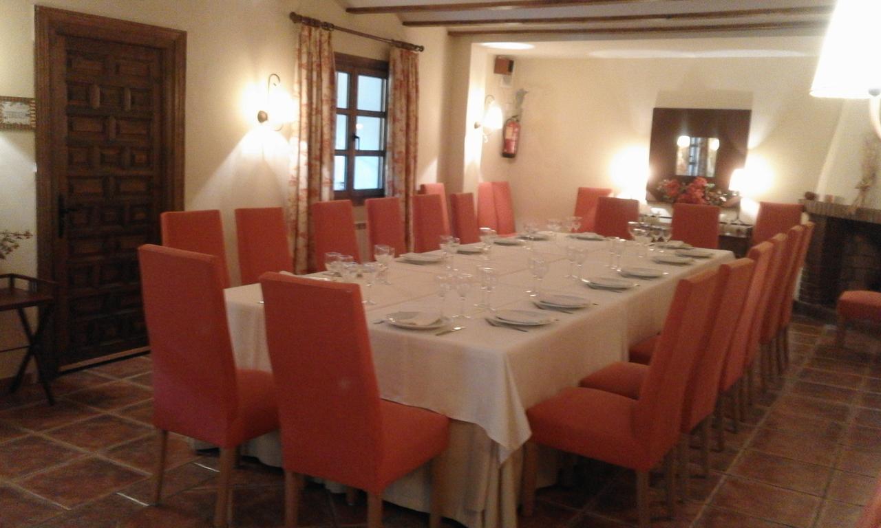 Hostal Rural Cumbres De Castilla Mandayona Exterior photo