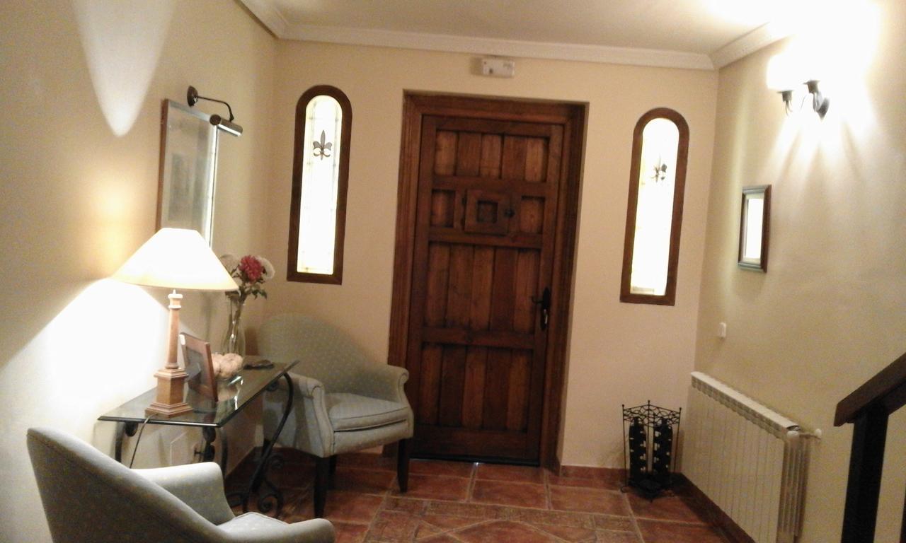 Hostal Rural Cumbres De Castilla Mandayona Exterior photo