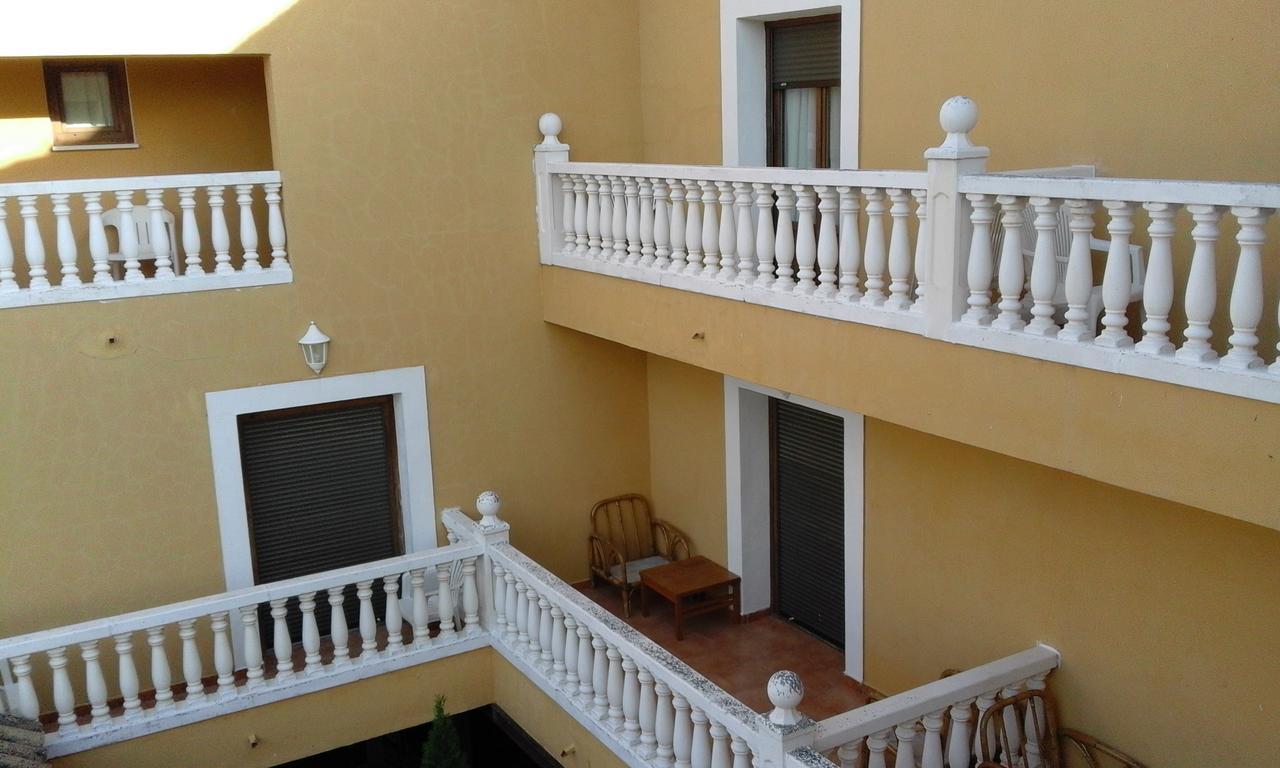 Hostal Rural Cumbres De Castilla Mandayona Exterior photo