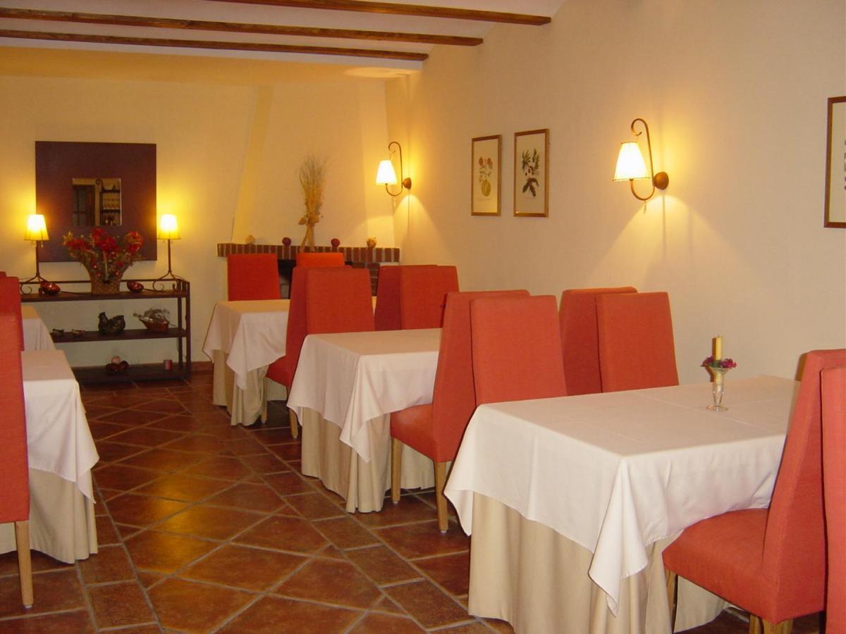 Hostal Rural Cumbres De Castilla Mandayona Exterior photo