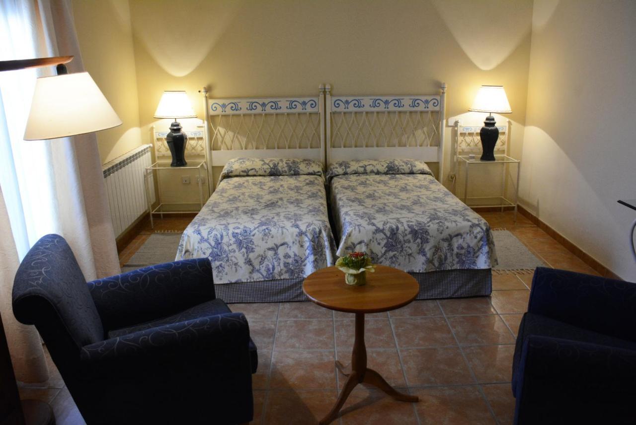 Hostal Rural Cumbres De Castilla Mandayona Exterior photo